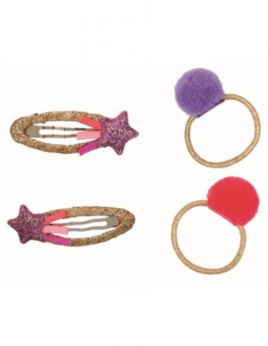 Puppy Luna met een riem